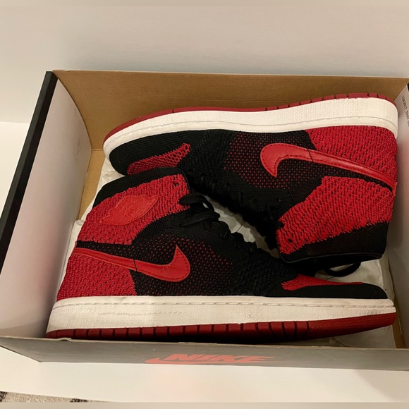 Like New!!! Jordan 1 Retro High 8W/6.5M OG Flyknit Bred 2017 - Picture 4 of 4